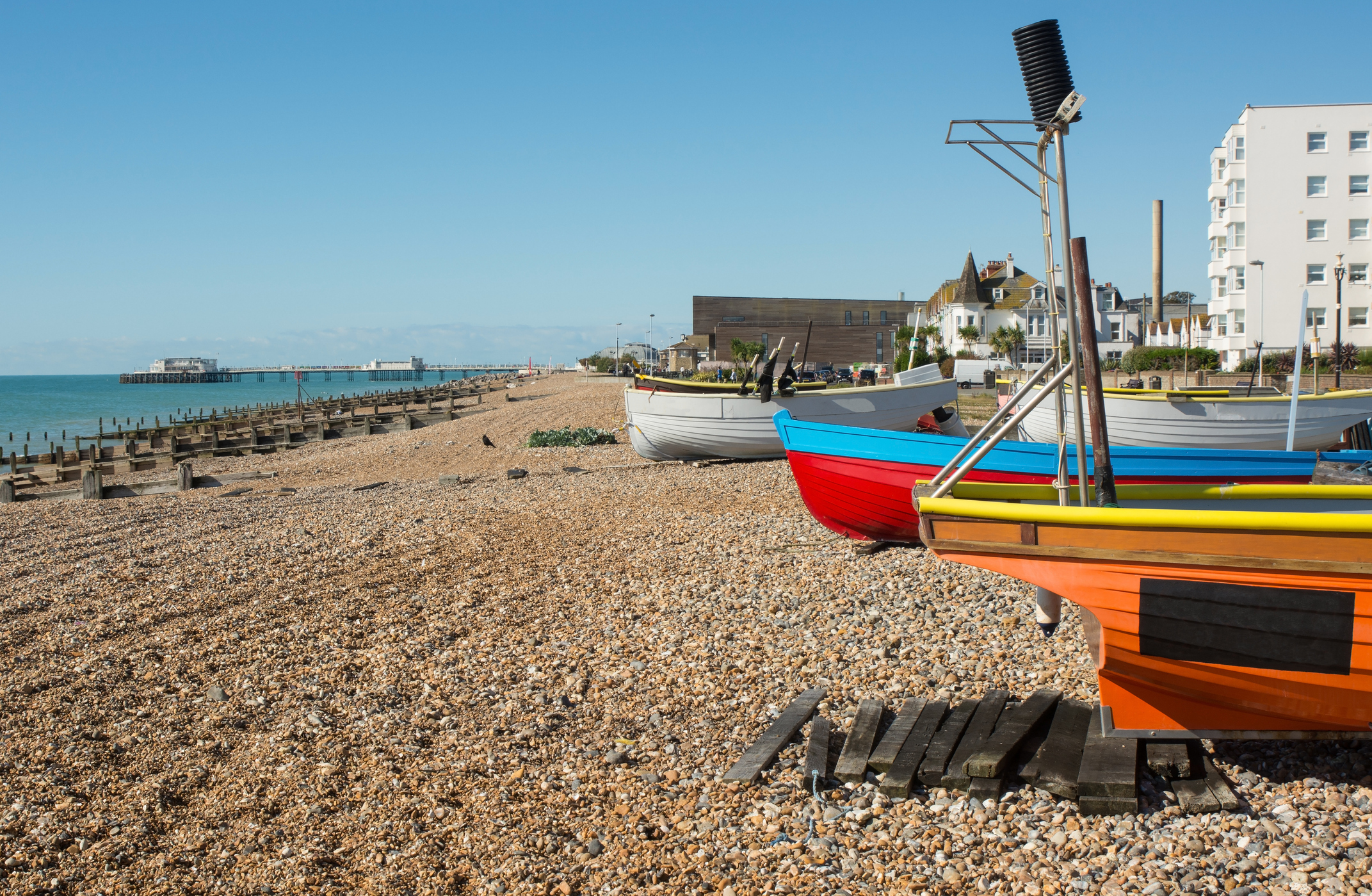 View of Worthing beach featured as IT support in Worthing on www.fentonsit.com